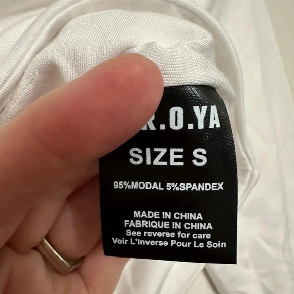 Ser.O.Ya NWT’s Artemis chest cut out long sleeve crop top. Size small - Picture 7 of 7